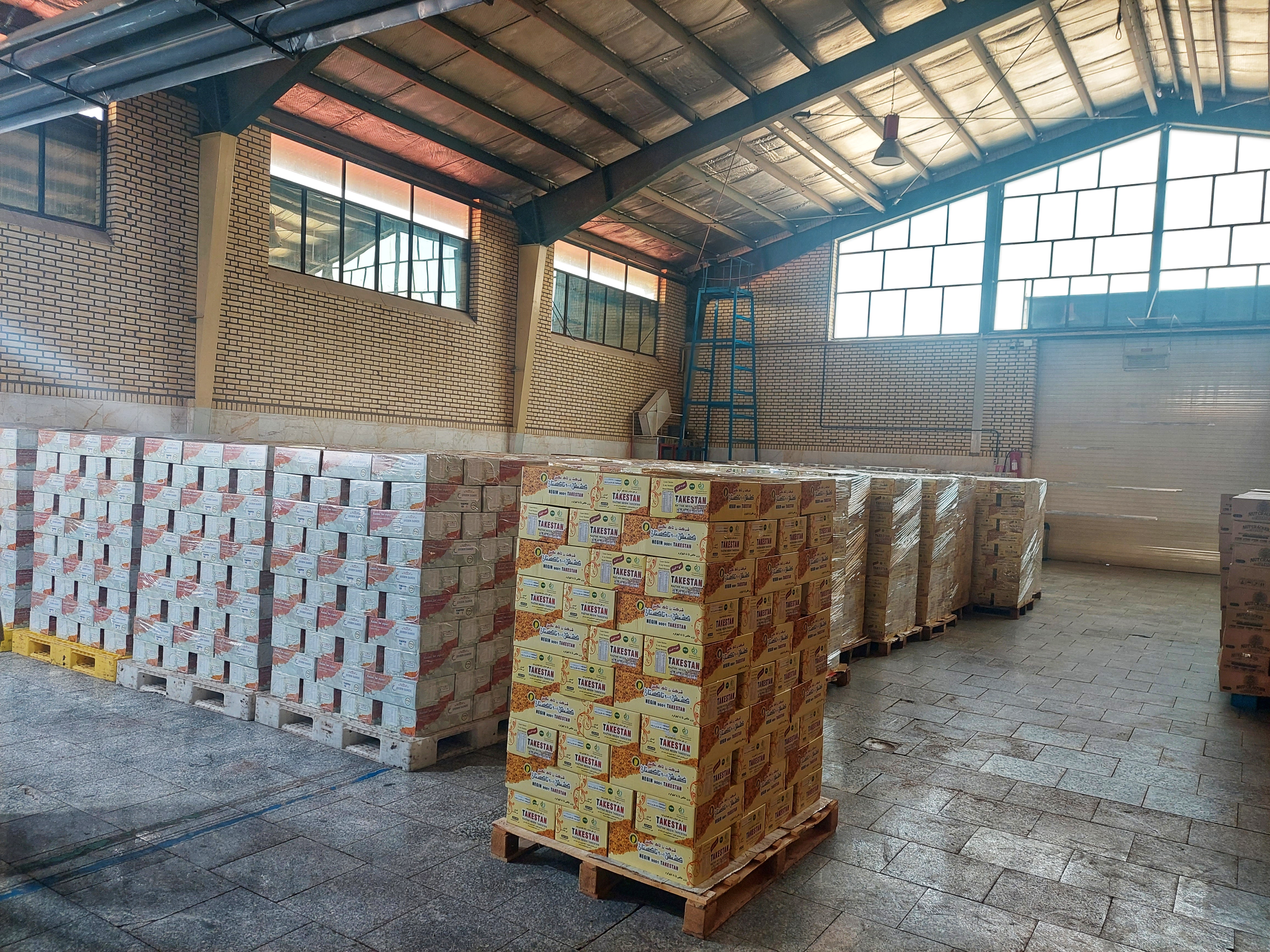 Optimal Storage Conditions for Iranian Sultana Raisins; A Complete Guide for Importers and Distributors