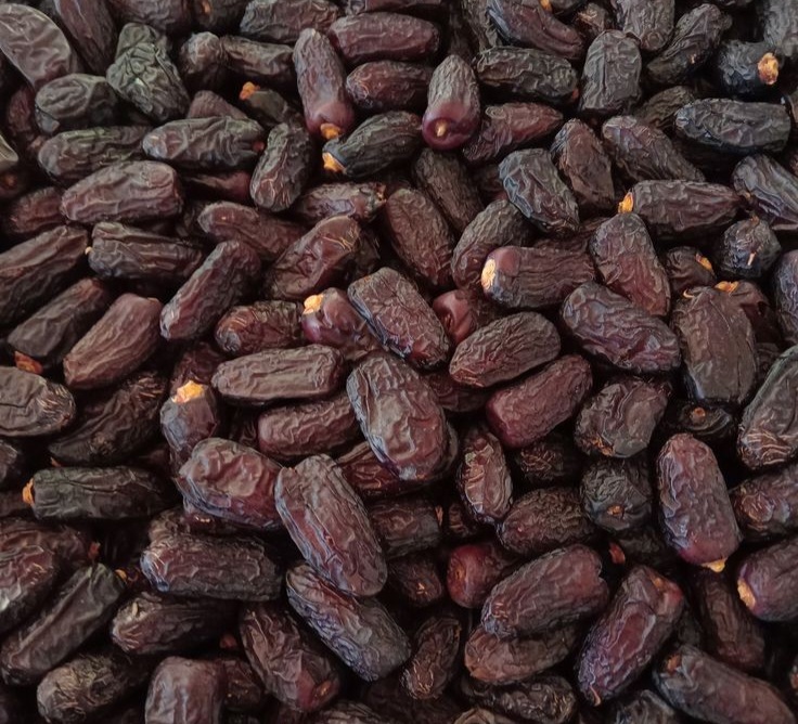 Unveiling the Superior Qualities of Iranian Piarom Dates